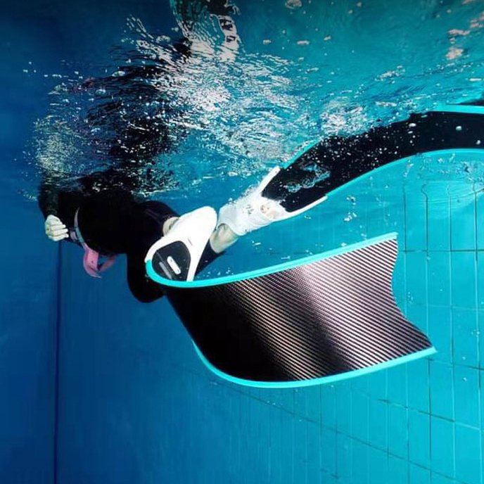 زعانف غوص حر مودولار من إمبلس، - مراجعة Fin Diving Blade وسعره